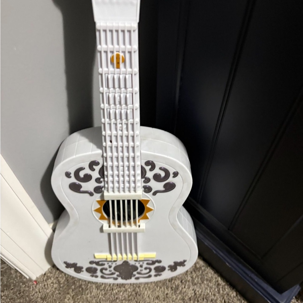 Disney Coco Guitar